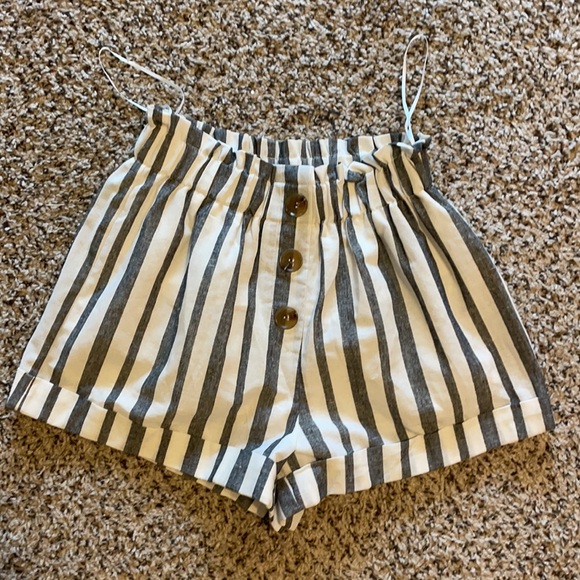 Striped shorts - Picture 2 of 2